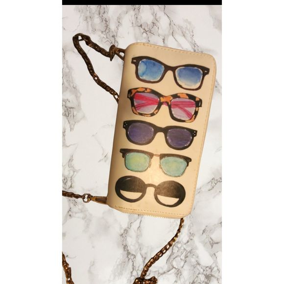 Vintage-Inspired Crossbody Wallet - Picture 1 of 5